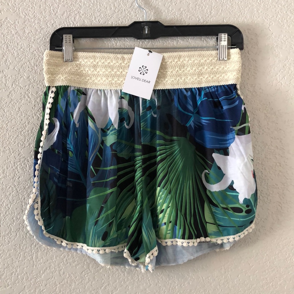 New with tags - elastic waist tropical print crochet detail shorts